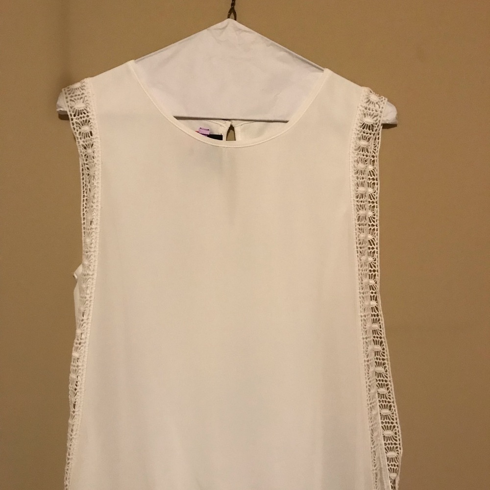 NWOT—Light cream blouse